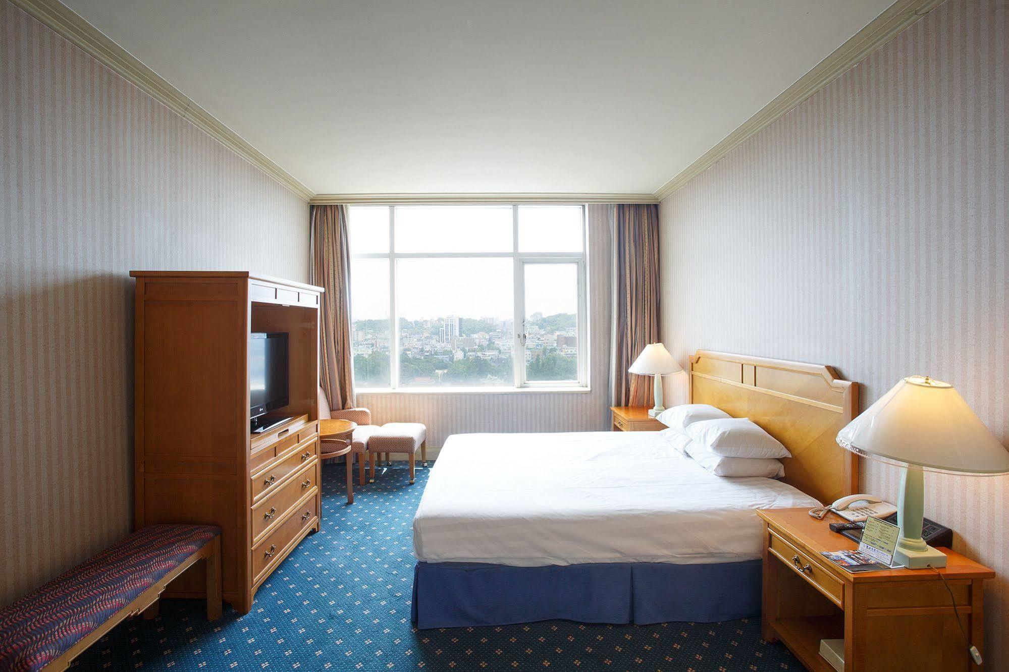 Lahan Hotel